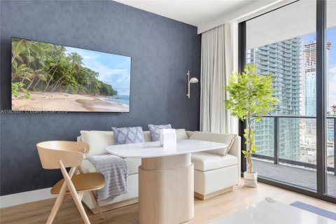 Condo in Miami, Florida, 1 bedroom  № 1871533 - photo 6