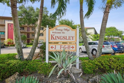 Condo in Pembroke Pines, Florida, 2 bedrooms  № 2269073