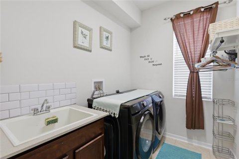 Casa en venta en Winter Garden, Florida, 5 dormitorios, 359.16 m2 № 2227108 - foto 25