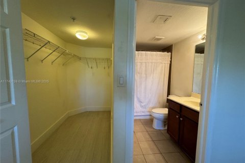 Condominio en venta en Cutler Bay, Florida, 2 dormitorios, 75.16 m2 № 1775862 - foto 8