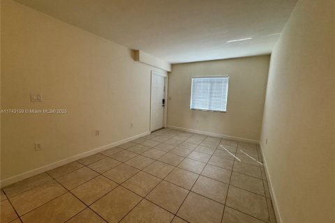 Condominio en venta en Cutler Bay, Florida, 2 dormitorios, 75.16 m2 № 1775862 - foto 20