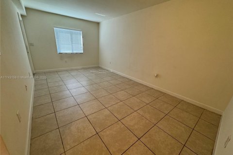 Condominio en venta en Cutler Bay, Florida, 2 dormitorios, 75.16 m2 № 1775862 - foto 14