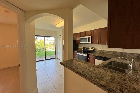 Condominio en venta en Cutler Bay, Florida, 2 dormitorios, 75.16 m2 № 1775862 - foto 5