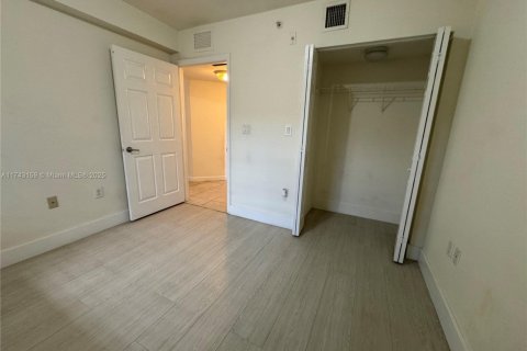 Condominio en venta en Cutler Bay, Florida, 2 dormitorios, 75.16 m2 № 1775862 - foto 17