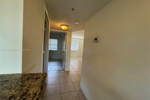 Condominio en venta en Cutler Bay, Florida, 2 dormitorios, 75.16 m2 № 1775862 - foto 10