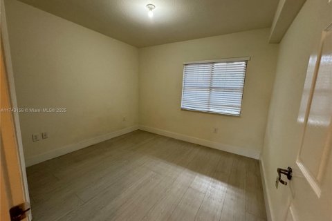 Condominio en venta en Cutler Bay, Florida, 2 dormitorios, 75.16 m2 № 1775862 - foto 16