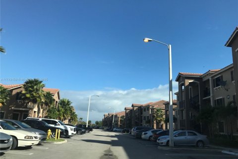 Condominio en venta en Cutler Bay, Florida, 2 dormitorios, 75.16 m2 № 1775862 - foto 28
