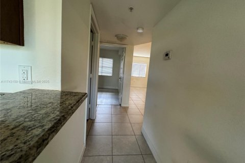Condominio en venta en Cutler Bay, Florida, 2 dormitorios, 75.16 m2 № 1775862 - foto 9