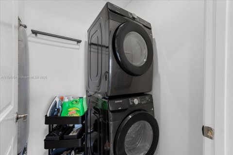 Casa en venta en Homestead, Florida, 3 dormitorios, 198.53 m2 № 2016382 - foto 25