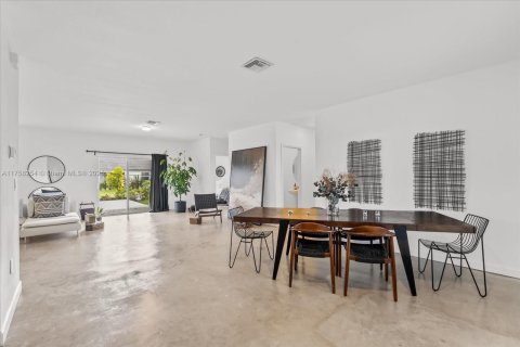 Casa en venta en Homestead, Florida, 3 dormitorios, 198.53 m2 № 2016382 - foto 4