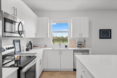 Casa en venta en Homestead, Florida, 3 dormitorios, 198.53 m2 № 2016382 - foto 14