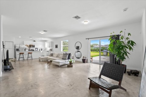 Casa en venta en Homestead, Florida, 3 dormitorios, 198.53 m2 № 2016382 - foto 7