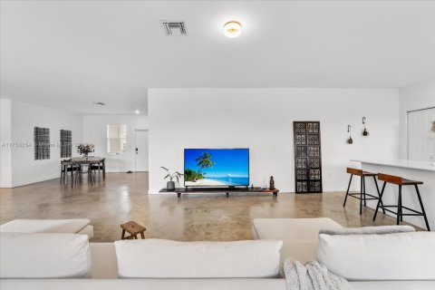 Casa en venta en Homestead, Florida, 3 dormitorios, 198.53 m2 № 2016382 - foto 10