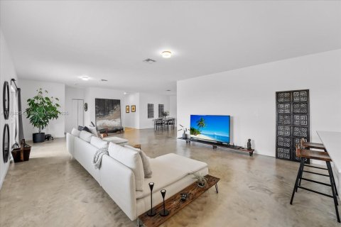 Casa en venta en Homestead, Florida, 3 dormitorios, 198.53 m2 № 2016382 - foto 11