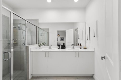 Casa en venta en Homestead, Florida, 3 dormitorios, 198.53 m2 № 2016382 - foto 18