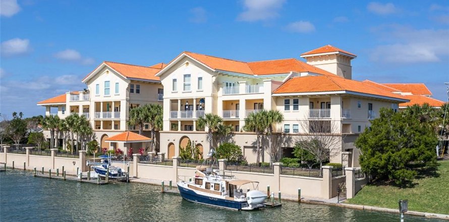 Condominio en Palm Coast, Florida, 3 dormitorios № 2101260