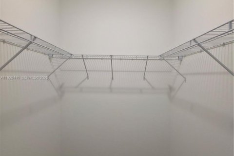 Снять в аренду таунхаус в Хомстед, Флорида 3 спальни, 131.36м2, № 1986931 - фото 22