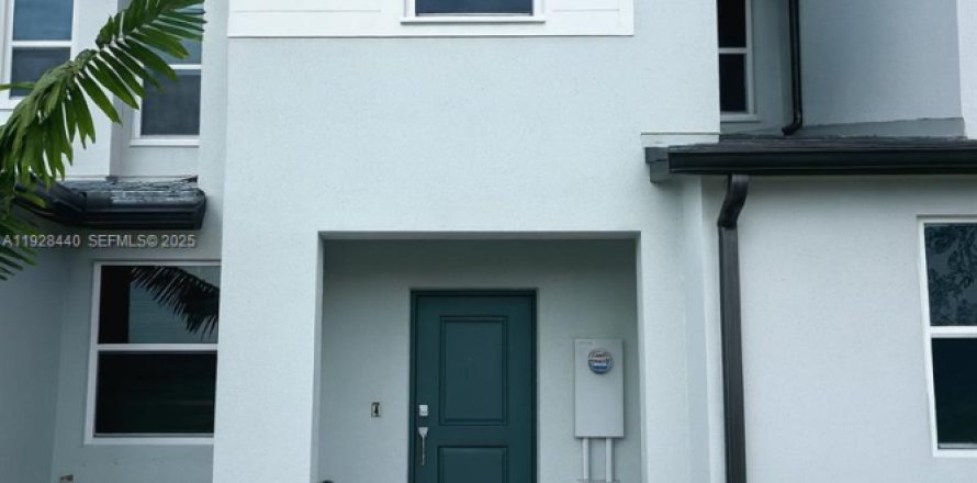 Таунхаус в Хомстед, Флорида 3 спальни, 131.36м2 № 1986931