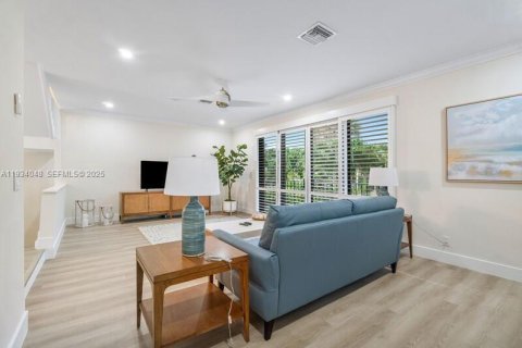 Снять в аренду таунхаус в Джуно-Бич, Флорида 3 спальни, 248.98м2, № 1992542 - фото 11