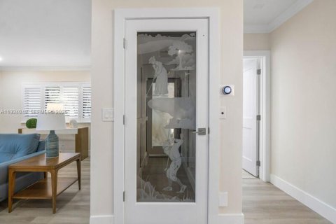 Снять в аренду таунхаус в Джуно-Бич, Флорида 3 спальни, 248.98м2, № 1992542 - фото 3