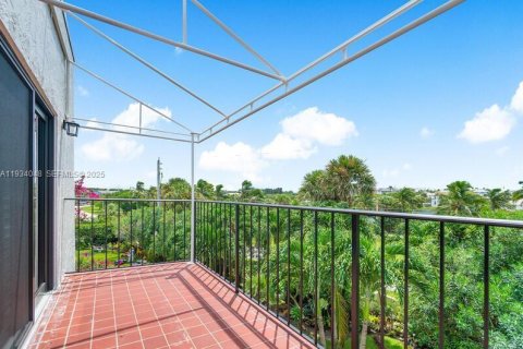 Снять в аренду таунхаус в Джуно-Бич, Флорида 3 спальни, 248.98м2, № 1992542 - фото 25