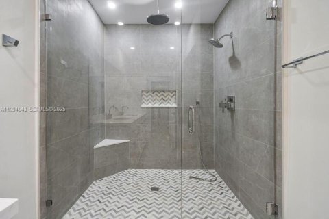 Снять в аренду таунхаус в Джуно-Бич, Флорида 3 спальни, 248.98м2, № 1992542 - фото 24