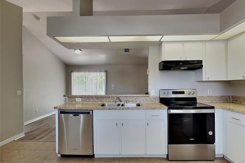 Villa ou maison à louer à Port Charlotte, Floride: 3 chambres, 113.81 m2 № 2113159 - photo 6