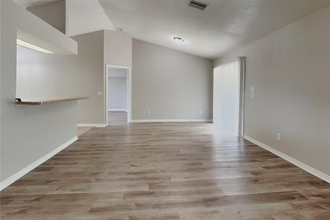 Villa ou maison à louer à Port Charlotte, Floride: 3 chambres, 113.81 m2 № 2113159 - photo 2