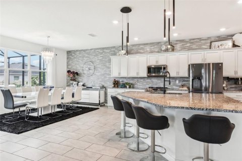 House in Apopka, Florida 5 bedrooms, 320.61 sq.m. № 1765069 - photo 6