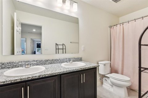House in Apopka, Florida 5 bedrooms, 320.61 sq.m. № 1765069 - photo 20