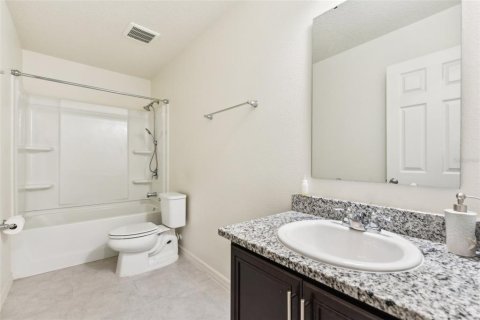 House in Apopka, Florida 5 bedrooms, 320.61 sq.m. № 1765069 - photo 19