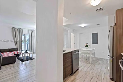 Condo in Miami, Florida, 1 bedroom  № 1441886 - photo 3