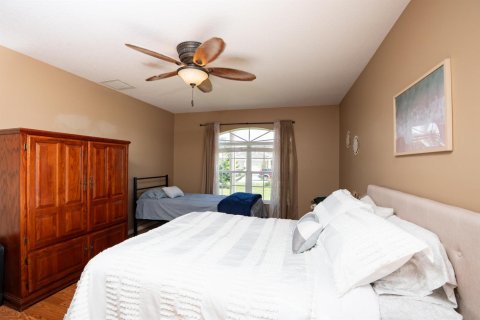 House in Port St. Lucie, Florida 4 bedrooms, 172.89 sq.m. № 2337823 - photo 16