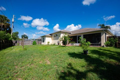 House in Port St. Lucie, Florida 4 bedrooms, 172.89 sq.m. № 2337823 - photo 29