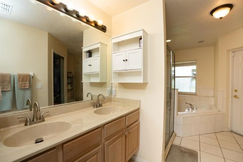 House in Port St. Lucie, Florida 4 bedrooms, 172.89 sq.m. № 2337823 - photo 17