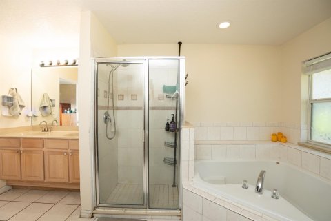 House in Port St. Lucie, Florida 4 bedrooms, 172.89 sq.m. № 2337823 - photo 22