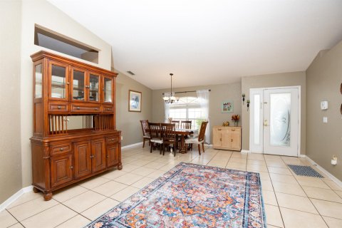 House in Port St. Lucie, Florida 4 bedrooms, 172.89 sq.m. № 2337823 - photo 6