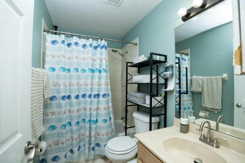 House in Port St. Lucie, Florida 4 bedrooms, 172.89 sq.m. № 2337823 - photo 13
