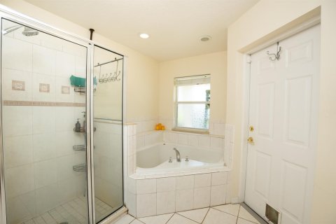 House in Port St. Lucie, Florida 4 bedrooms, 172.89 sq.m. № 2337823 - photo 20