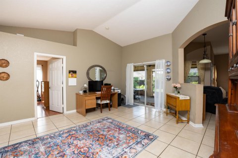 House in Port St. Lucie, Florida 4 bedrooms, 172.89 sq.m. № 2337823 - photo 4