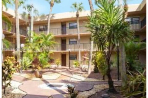 Copropriété à louer à Miami, Floride: 2 chambres, 86.96 m2 № 2010941 - photo 6