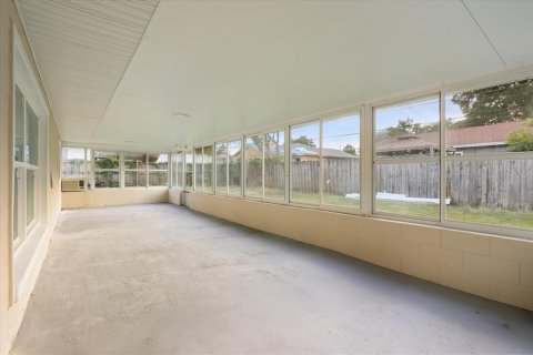 House in Orlando, Florida 4 bedrooms, 186.92 sq.m. № 2140910 - photo 30