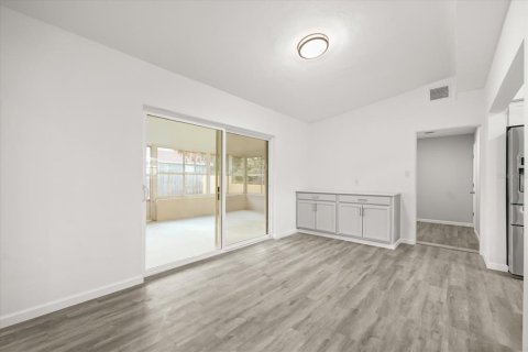 House in Orlando, Florida 4 bedrooms, 186.92 sq.m. № 2140910 - photo 10