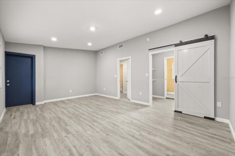 House in Orlando, Florida 4 bedrooms, 186.92 sq.m. № 2140910 - photo 26