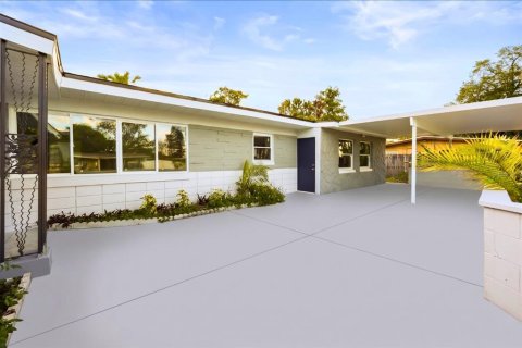 House in Orlando, Florida 4 bedrooms, 186.92 sq.m. № 2140910 - photo 3