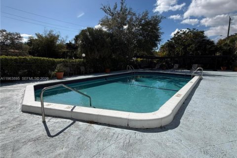 Condominio en alquiler en North Miami Beach, Florida, 1 dormitorio, 66.89 m2 № 2026298 - foto 11