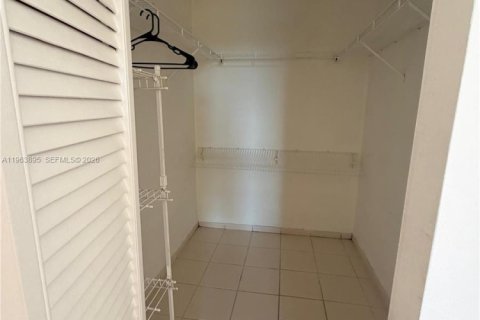 Condominio en alquiler en North Miami Beach, Florida, 1 dormitorio, 66.89 m2 № 2026298 - foto 6