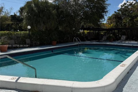 Condominio en alquiler en North Miami Beach, Florida, 1 dormitorio, 66.89 m2 № 2026298 - foto 12