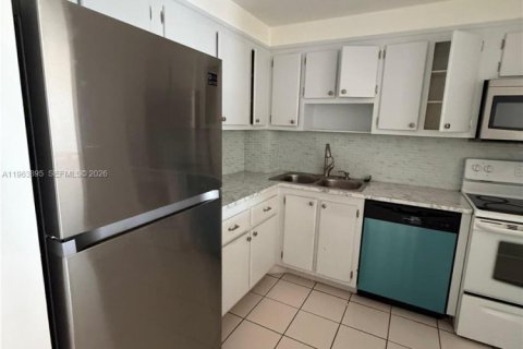 Condominio en alquiler en North Miami Beach, Florida, 1 dormitorio, 66.89 m2 № 2026298 - foto 2