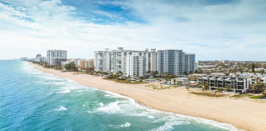 Adosado en Pompano Beach, Florida 4 dormitorios, 376.07 m2 № 996343